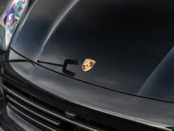 PORSCHE Cayenne S Platinum Edition