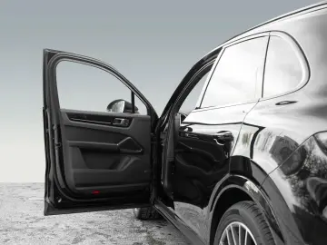 PORSCHE Cayenne S Platinum Edition