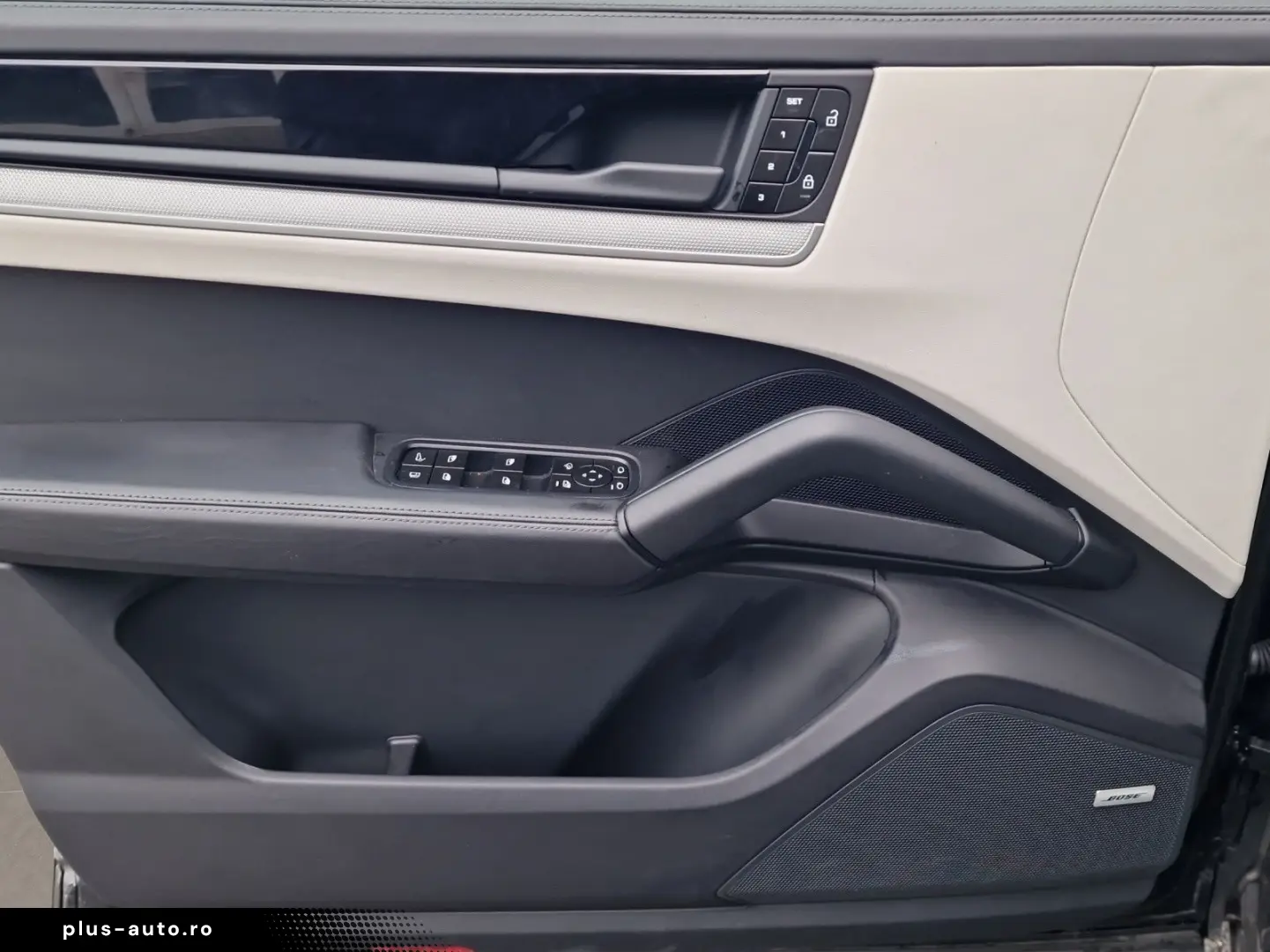 PORSCHE Cayenne E-Hybrid