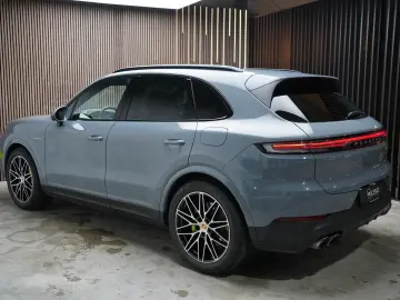 PORSCHE Cayenne E-Hybrid
