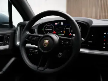 PORSCHE Cayenne E-Hybrid
