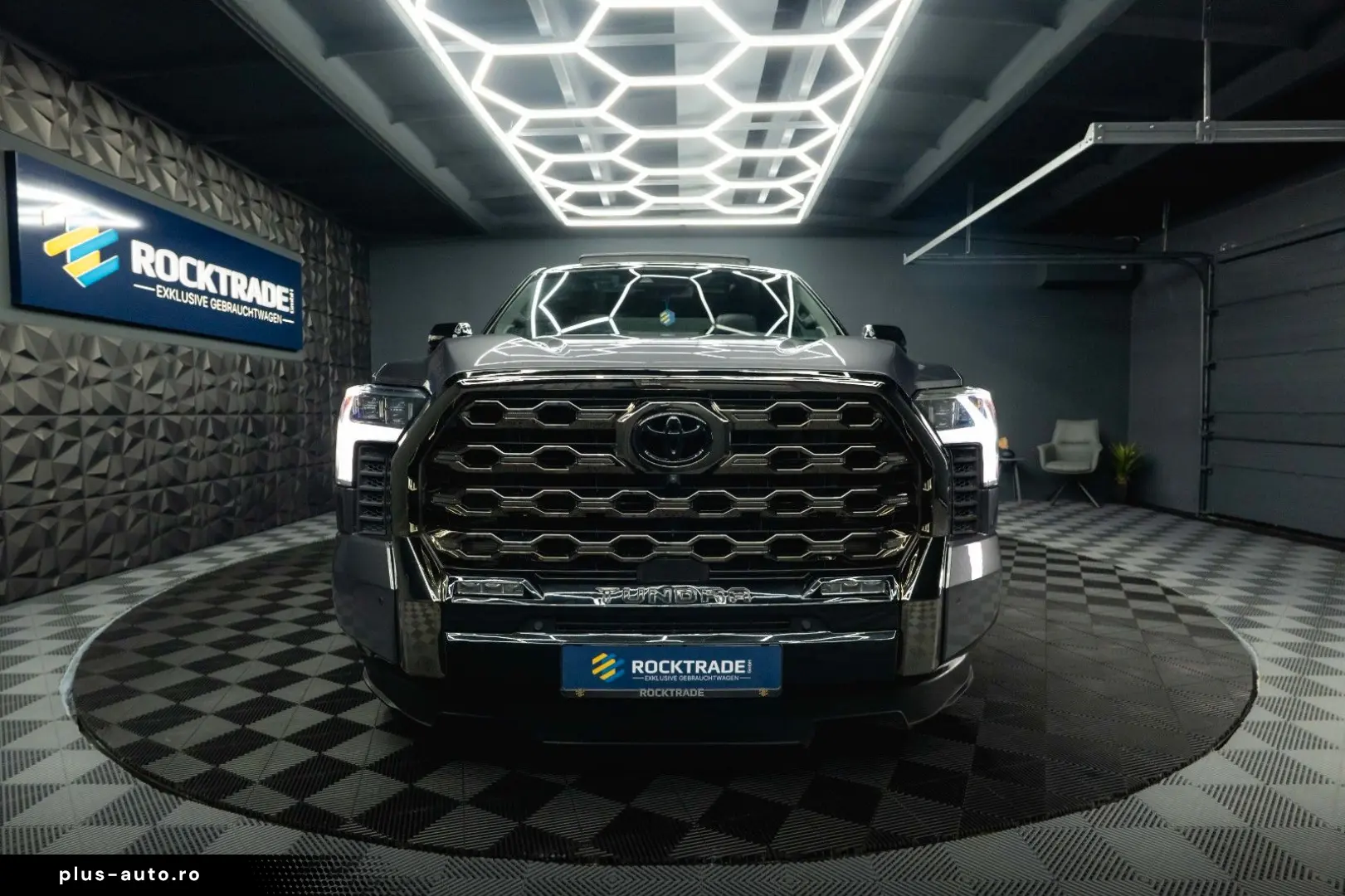 TOYOTA Tundra PLATINUM 3.4L V6 4x4  100%Options 19%VAT