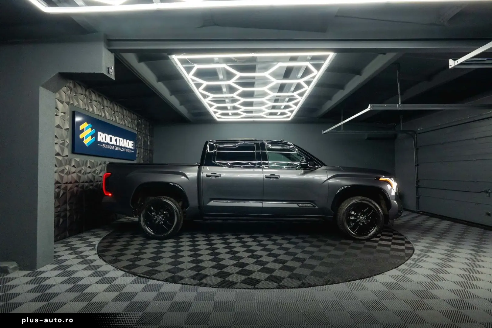 TOYOTA Tundra PLATINUM 3.4L V6 4x4  100%Options 19%VAT