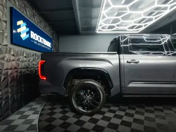 TOYOTA Tundra PLATINUM 3.4L V6 4x4  100%Options 19%VAT