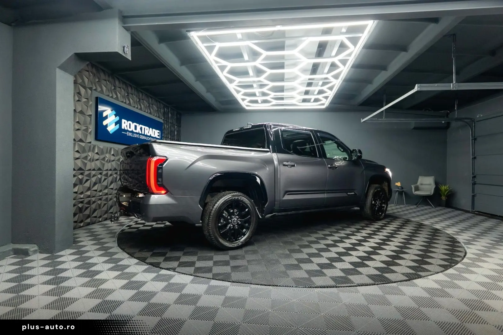 TOYOTA Tundra PLATINUM 3.4L V6 4x4  100%Options 19%VAT