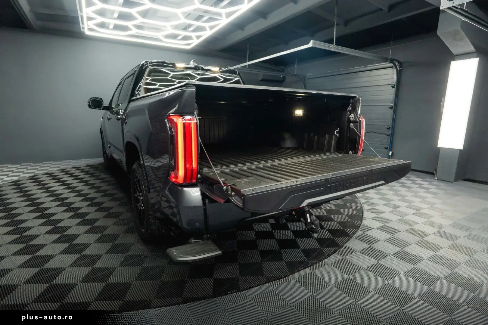 TOYOTA Tundra PLATINUM 3.4L V6 4x4  100%Options 19%VAT