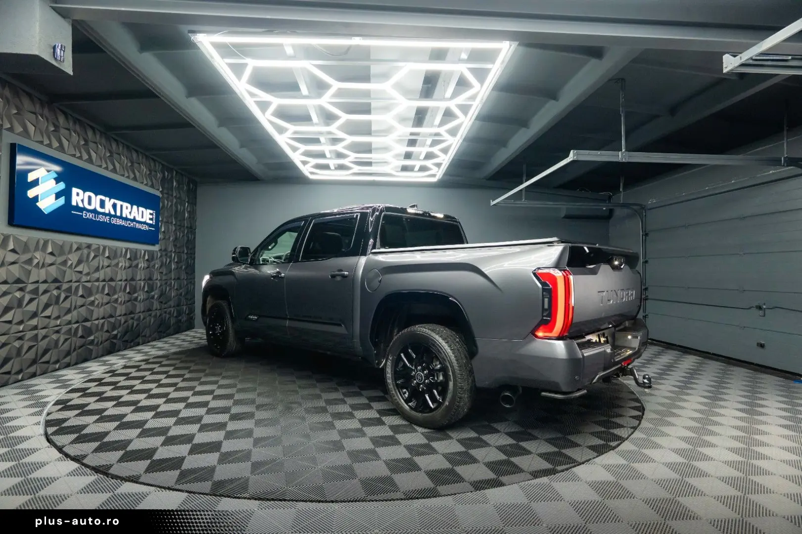 TOYOTA Tundra PLATINUM 3.4L V6 4x4  100%Options 19%VAT