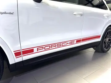 PORSCHE CAYENNE E-HYBRID