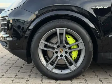PORSCHE Cayenne E-Hybrid