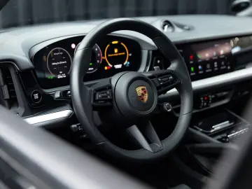 PORSCHE Cayenne Coupe E-Hybrid