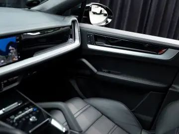 PORSCHE Cayenne Coupe E-Hybrid