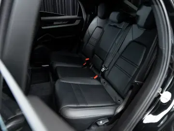 PORSCHE Cayenne Coupe E-Hybrid