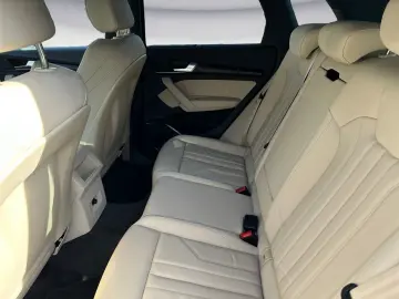 AUDI Q5 40 TFSI quattro S-tronic S-Line Business Navi