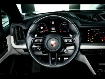 PORSCHE Cayenne S COUPE E-HYBRID SPORTDESIGN DISPLAY PPF
