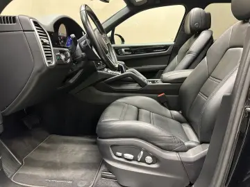 PORSCHE Cayenne  1. HAND PANORAMADACH