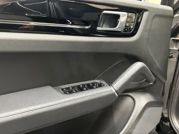 PORSCHE Cayenne  1. HAND PANORAMADACH