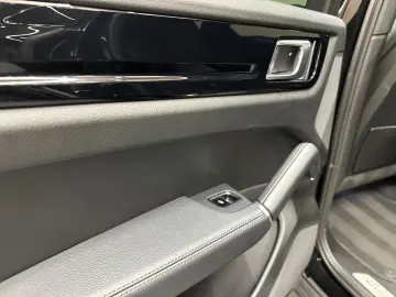 PORSCHE Cayenne  1. HAND PANORAMADACH