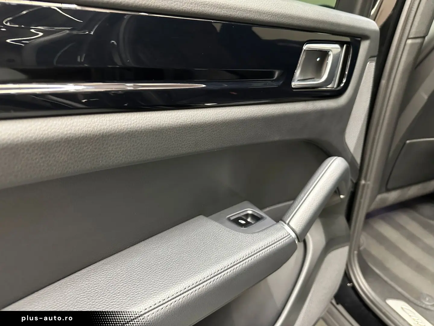 PORSCHE Cayenne  1. HAND PANORAMADACH