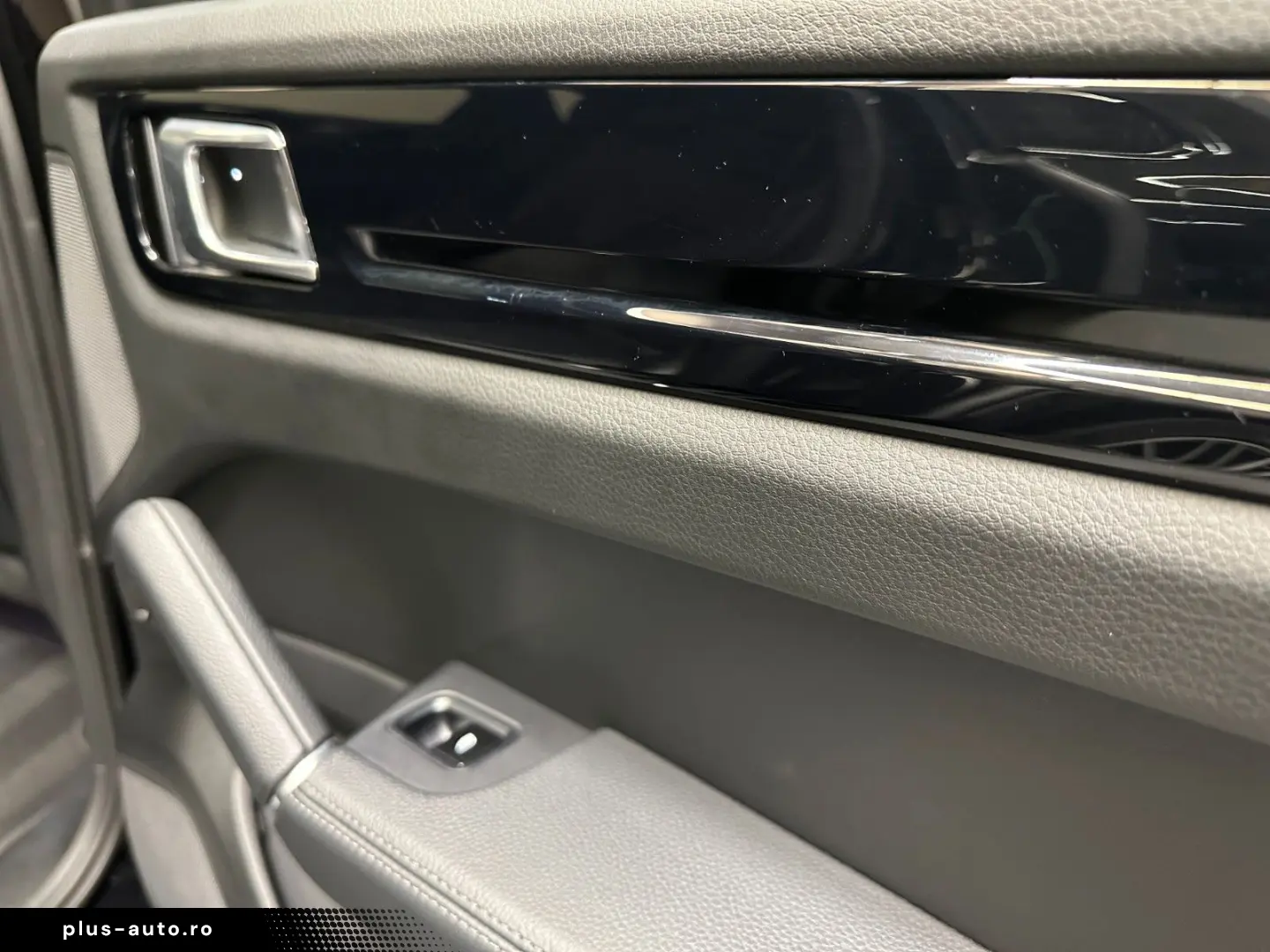 PORSCHE Cayenne  1. HAND PANORAMADACH