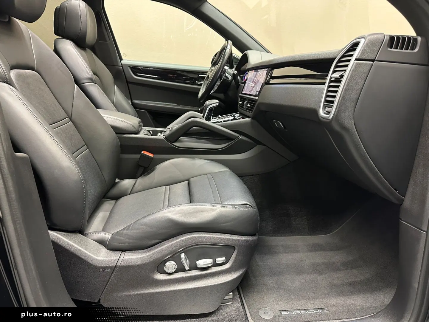 PORSCHE Cayenne  1. HAND PANORAMADACH