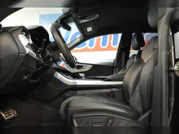 AUDI Q8 S-Line 50TDI quattro HUD Standh 22