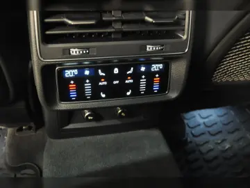 AUDI Q8 S-Line 50TDI quattro HUD Standh 22