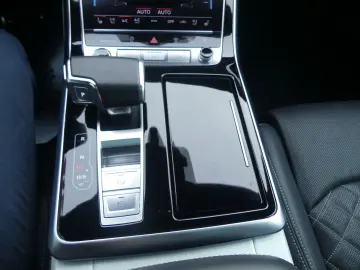 AUDI Q8 50 TDI quattro S line PANO NACHT HUD STHZ SOF