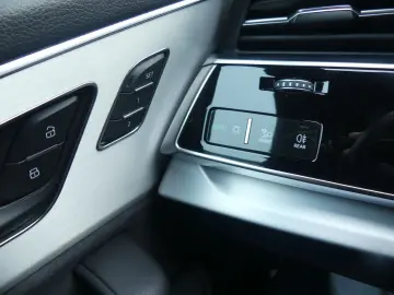 AUDI Q8 50 TDI quattro S line PANO NACHT HUD STHZ SOF