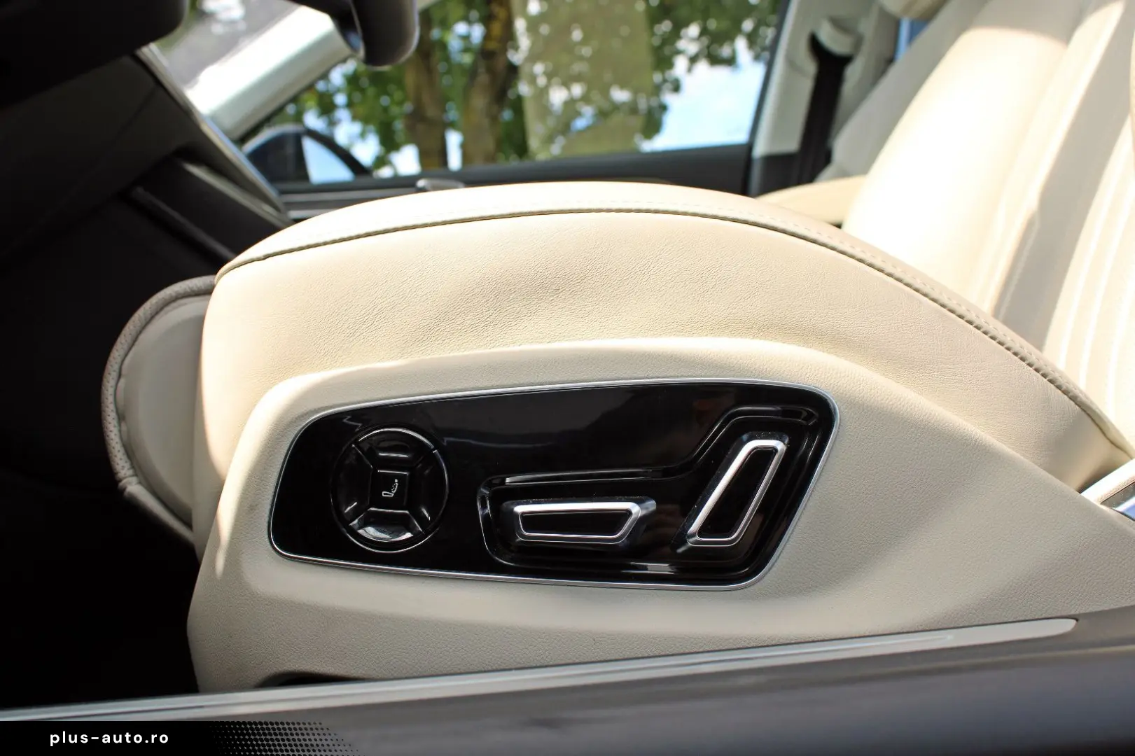 AUDI A8 60TFSIe qu S LINE BLACK PANO HUD DIGMATRIX TV