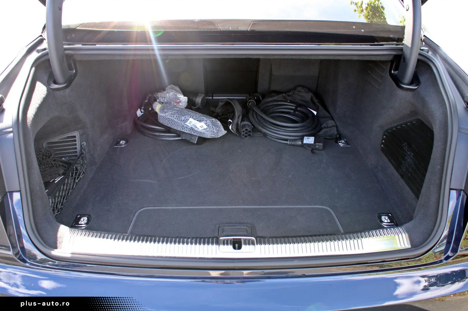 AUDI A8 60TFSIe qu S LINE BLACK PANO HUD DIGMATRIX TV