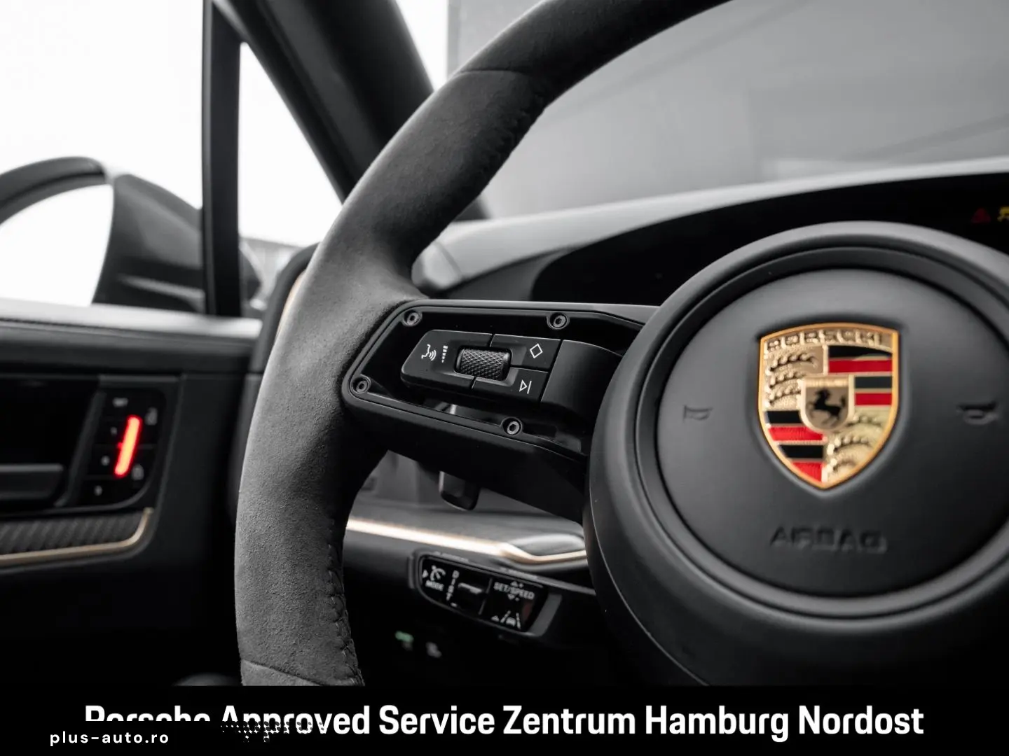 PORSCHE Cayenne E-Hybrid Panorama BOSE Servolenkung Plus
