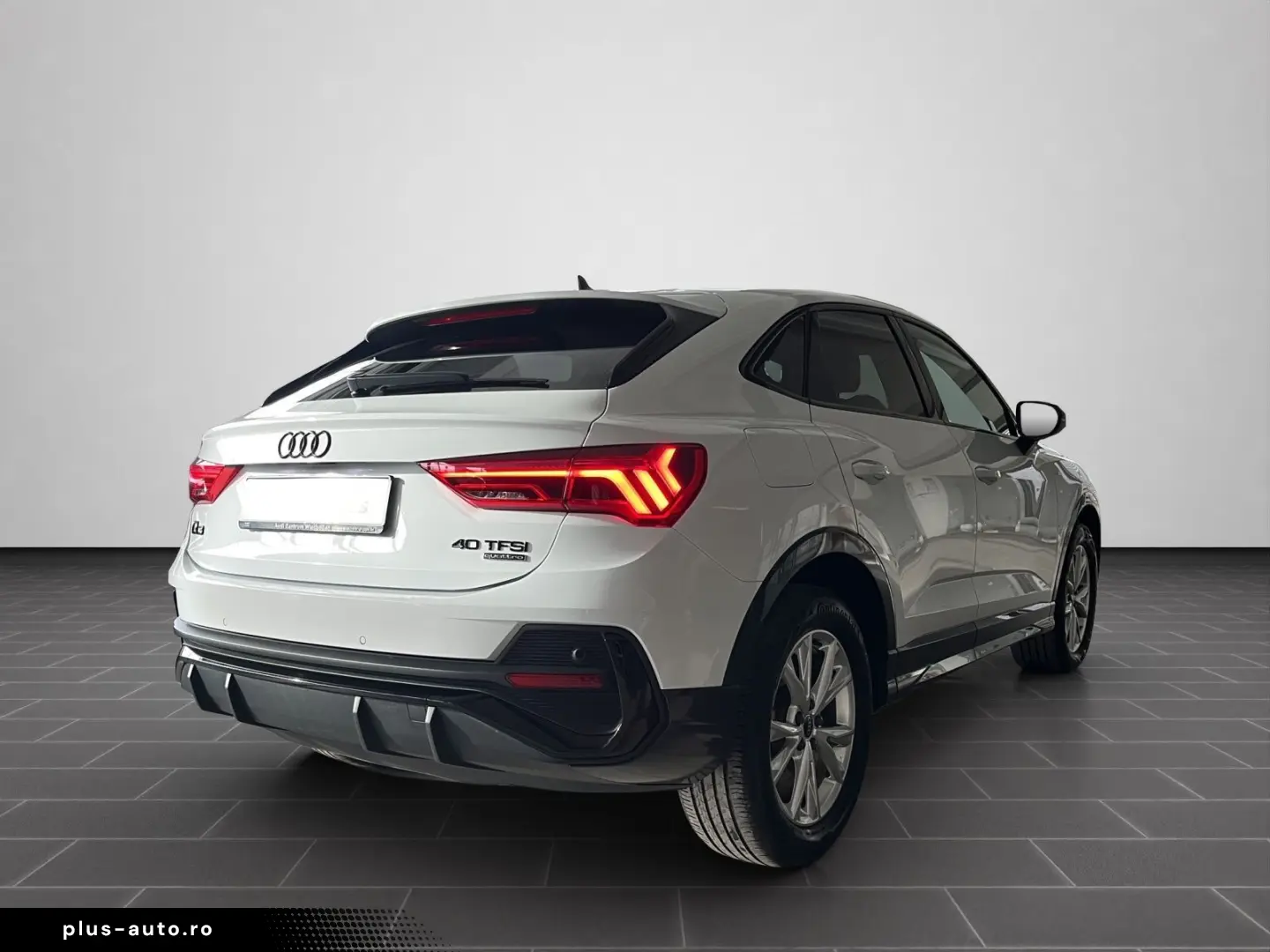 AUDI Q3 S line 40 TFSI quattro 140(190) kW(PS) S tron