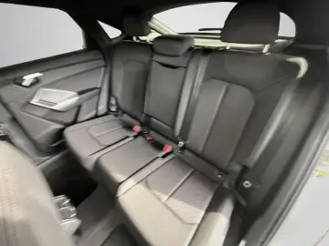 AUDI Q3 S line 40 TFSI quattro 140(190) kW(PS) S tron