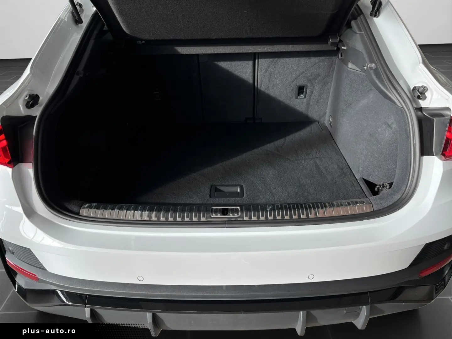 AUDI Q3 S line 40 TFSI quattro 140(190) kW(PS) S tron