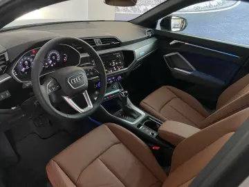 AUDI Q3 Sportback S line 40 TFSI quattro PANO AHK ACC