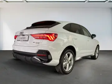 AUDI Q3 Sportback S line 40 TFSI quattro PANO AHK ACC