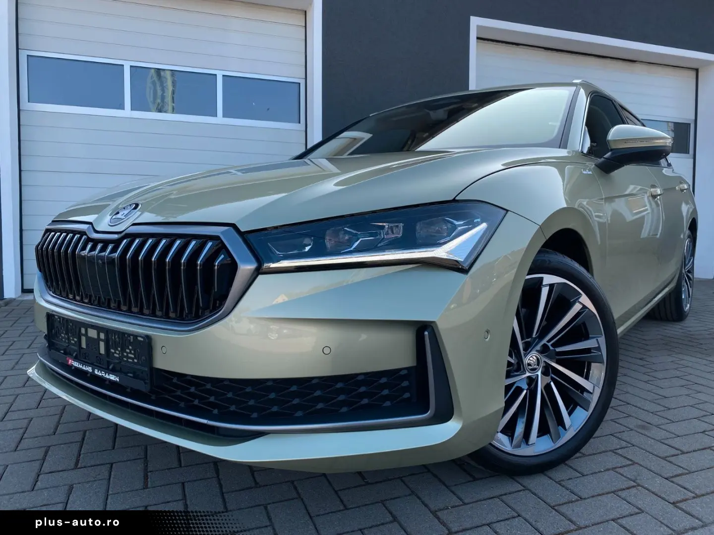 SKODA SUPERB COMBI L&K 4x4 SUITE VOLL GARANTIE-10 2029