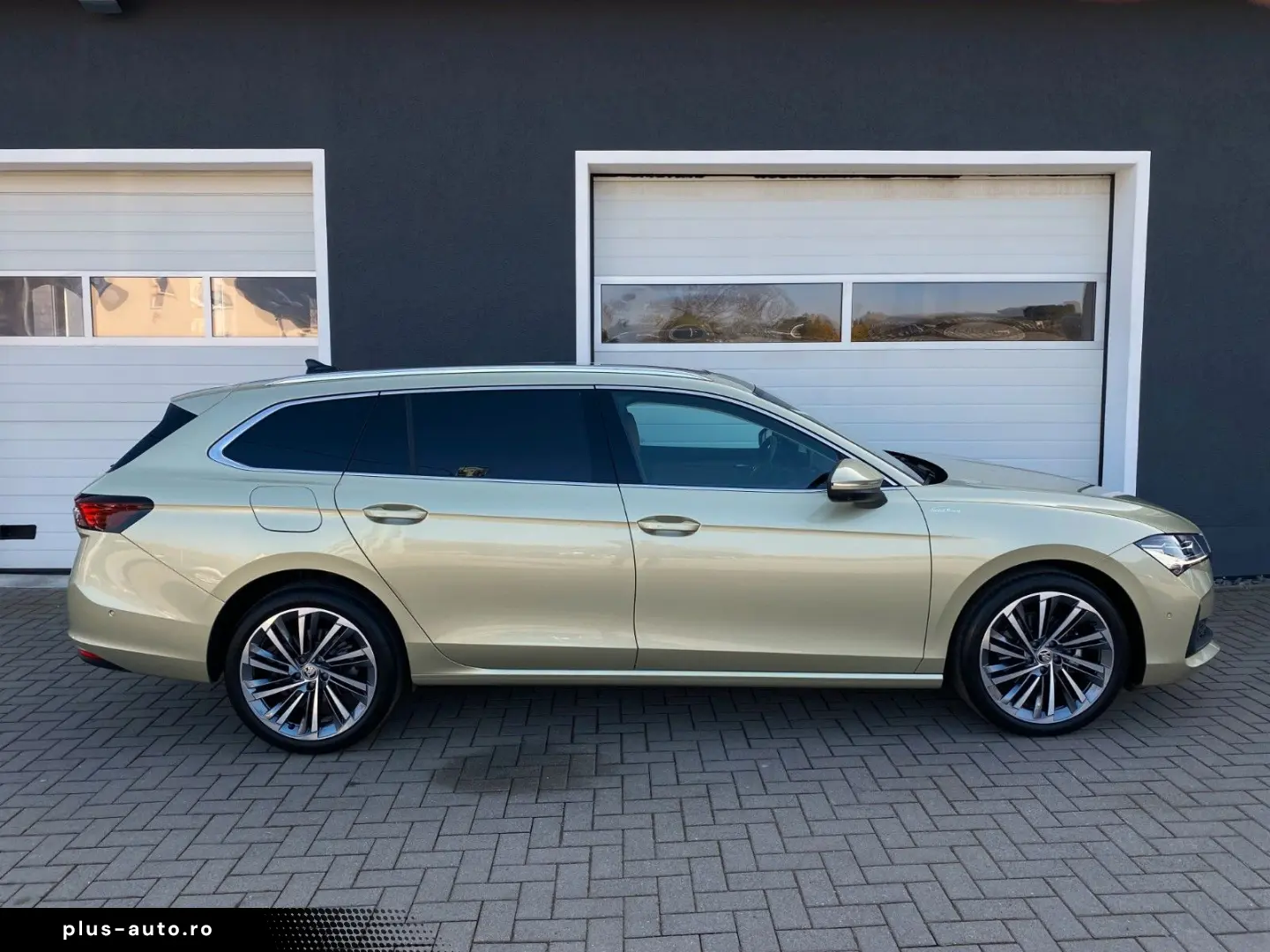 SKODA SUPERB COMBI L&K 4x4 SUITE VOLL GARANTIE-10 2029