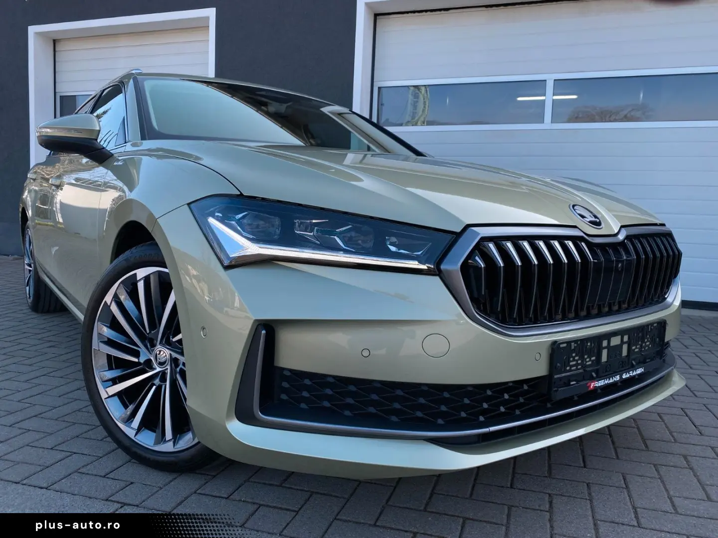 SKODA SUPERB COMBI L&K 4x4 SUITE VOLL GARANTIE-10 2029