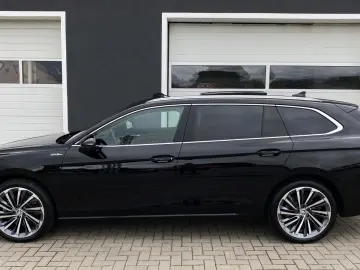 SKODA SUPERB COMBI 4x4 L&K  SUITE TSI VOLL GARANTIE-29