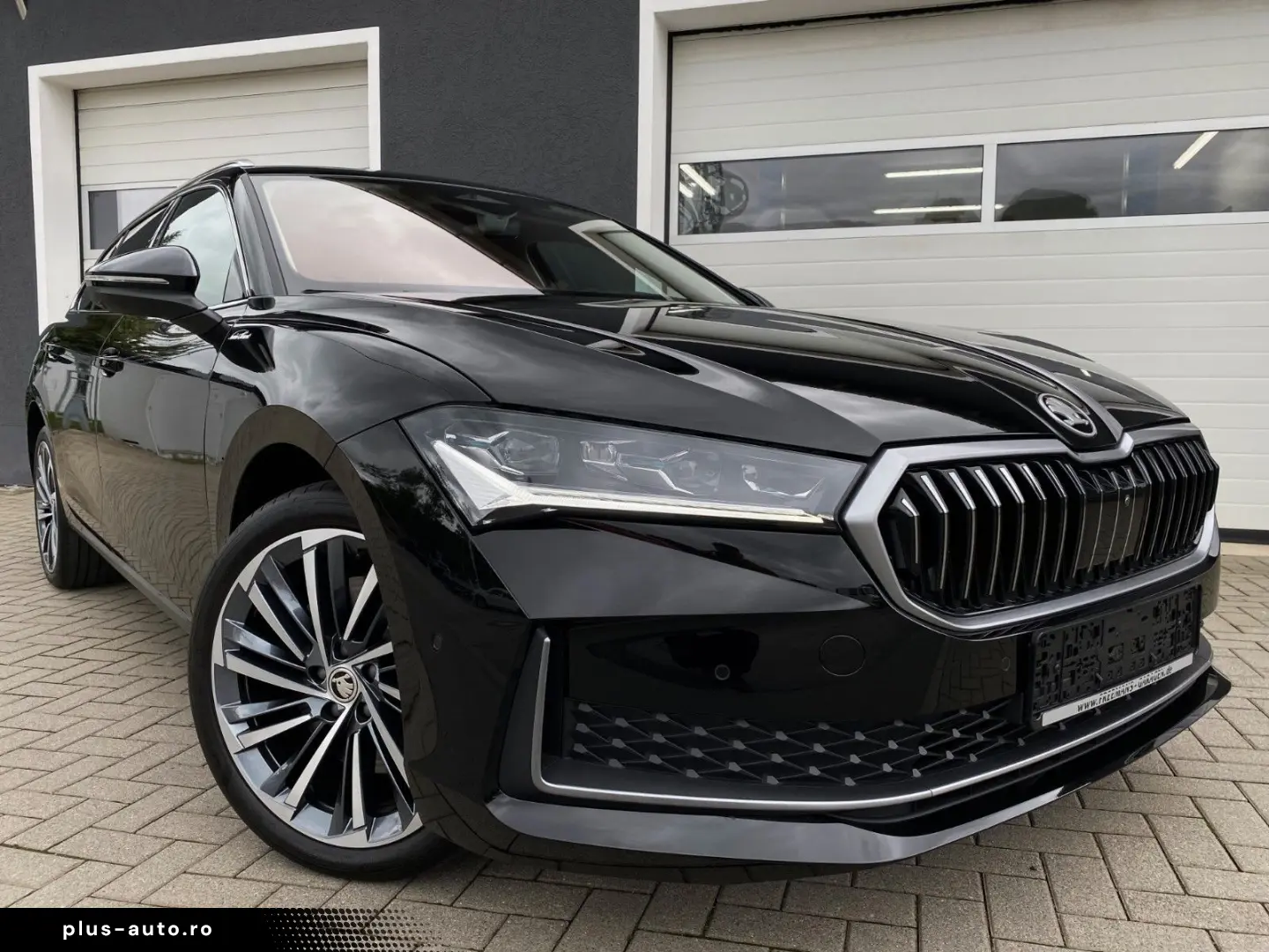 SKODA SUPERB COMBI 4x4 L&K  SUITE TSI VOLL GARANTIE-29