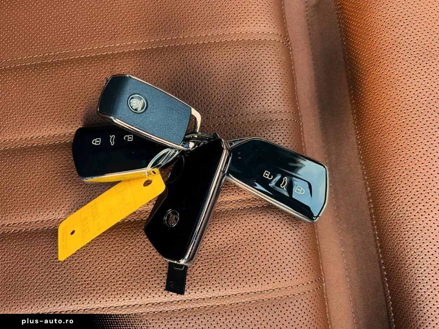 SKODA SUPERB COMBI 4x4 L&K  SUITE TSI VOLL GARANTIE-29