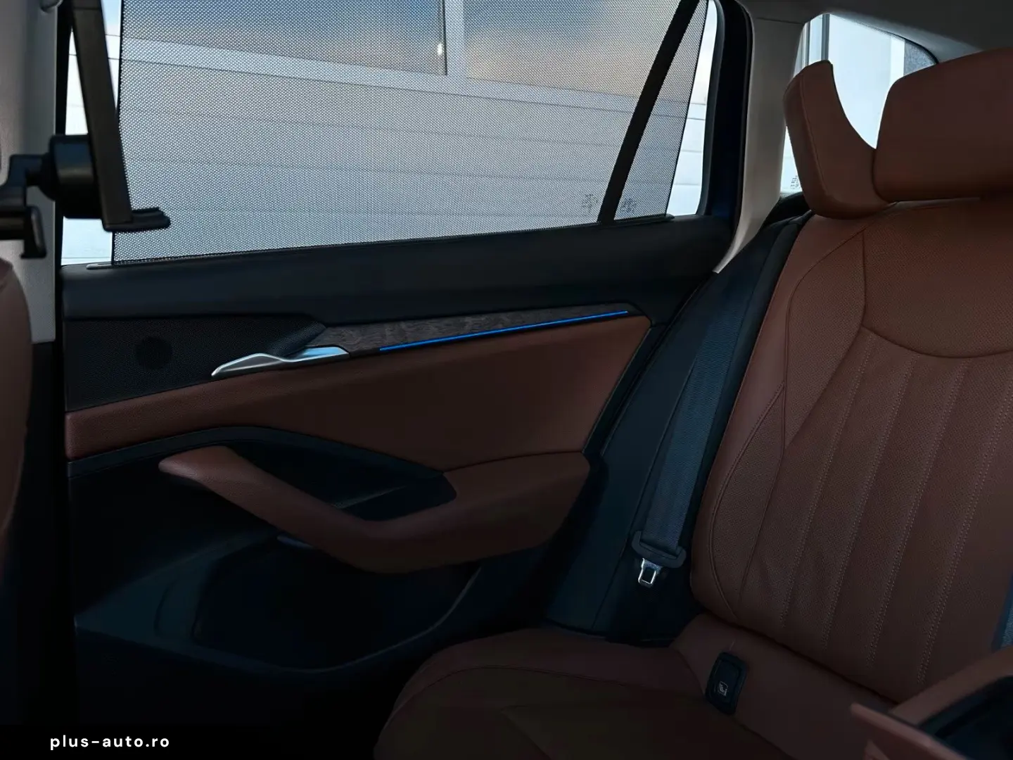 SKODA SUPERB COMBI 4x4 L&K  SUITE TSI VOLL GARANTIE-29