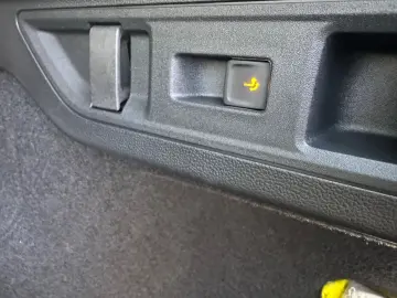 SKODA Combi 2.0 TDI 142kW 4x4  LEDER AHK STHZ MATRIX