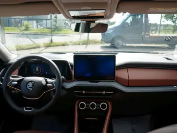 SKODA Kodiaq 2.0 TDI 193 PS 4x4 Sport Head Up 7 Sitzer