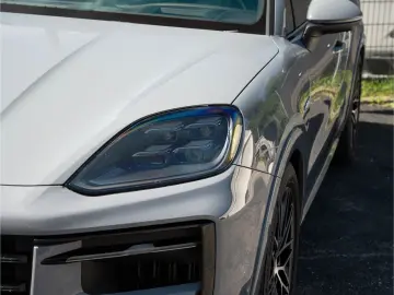 PORSCHE Cayenne E-Hybrid SportDesign Paket HD-Matrix HUD