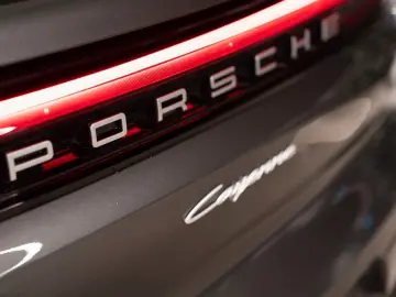 PORSCHE Cayenne Coupe