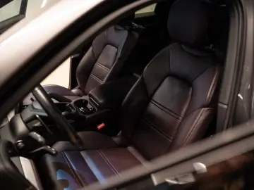 PORSCHE Cayenne Coupe