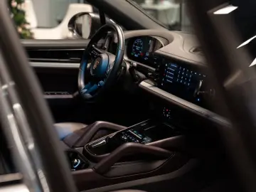 PORSCHE Cayenne Coupe