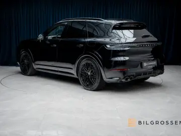 PORSCHE Cayenne E-Hyb SportDesign